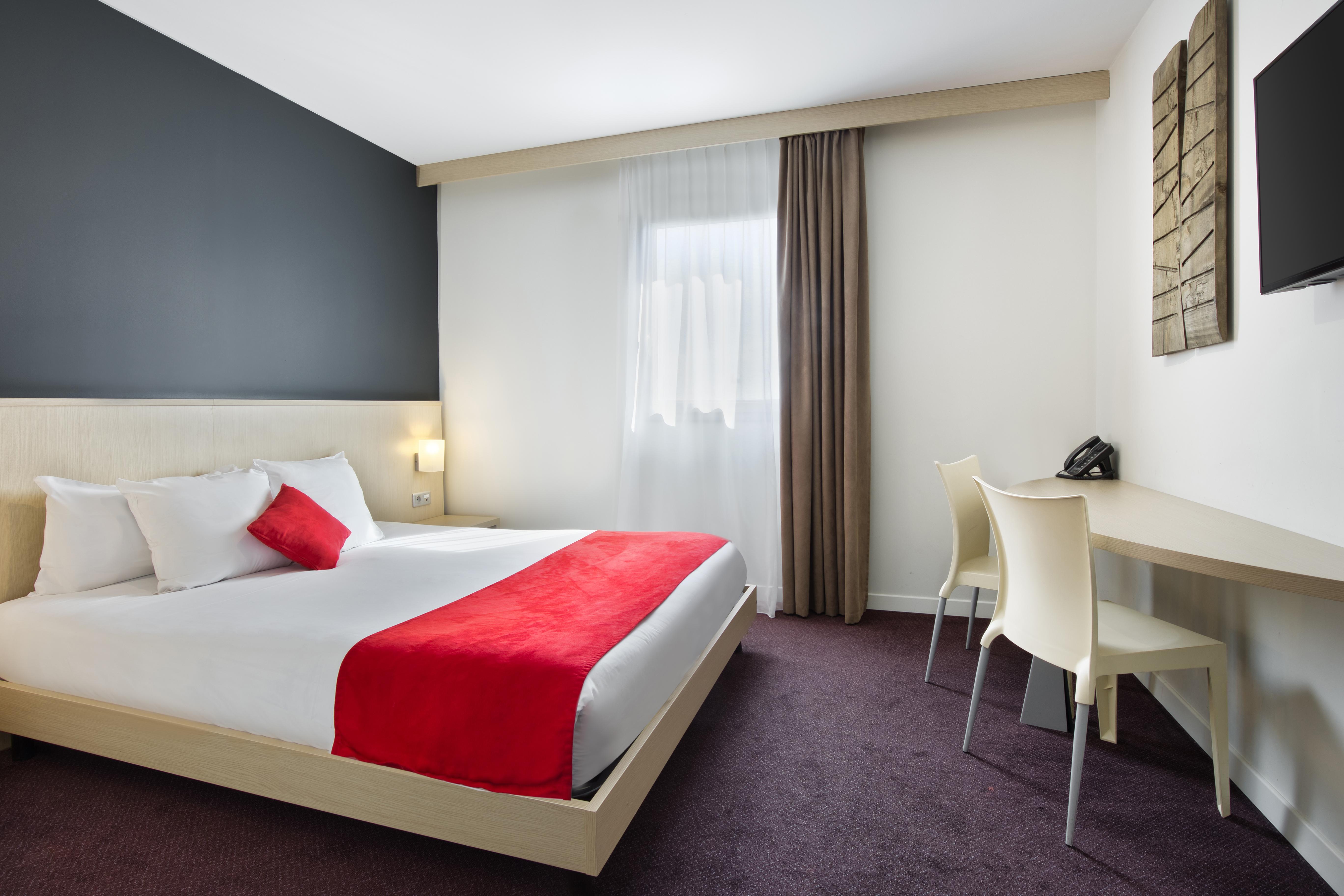 Hotel Sure By Western Beaujoire