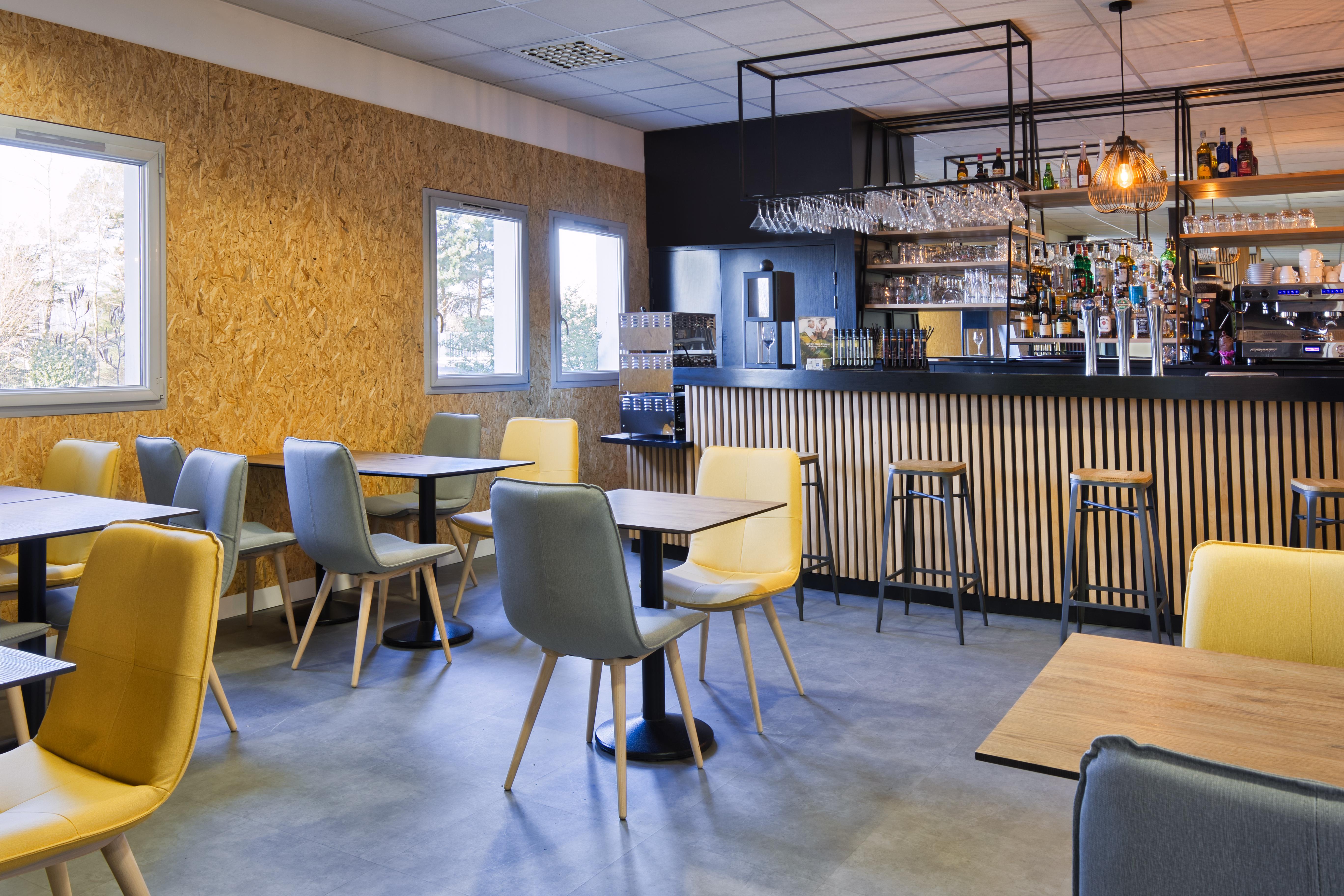 Hotel Sure By Western Beaujoire 3*